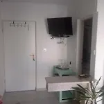 아파트 Near The Ines *