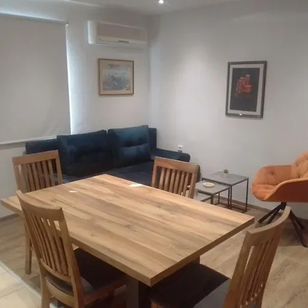 Near The Ines * 马卡尔斯卡