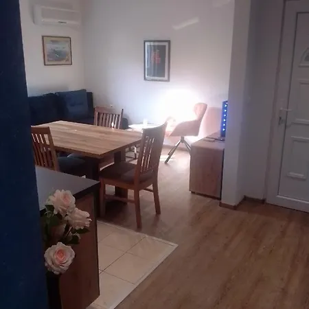 Apartment Near The Ines