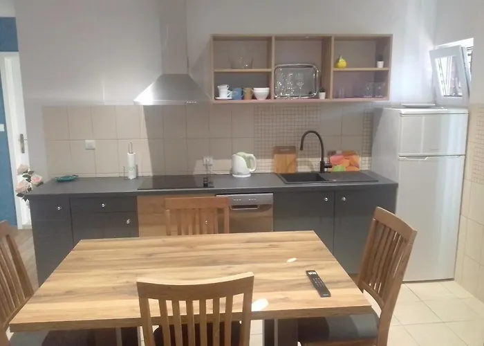 Near The Ines Apartment Makarska