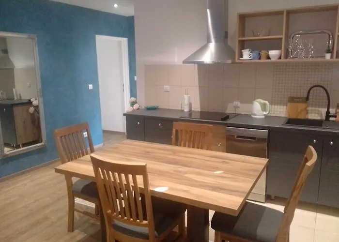 Near The Ines Макарська